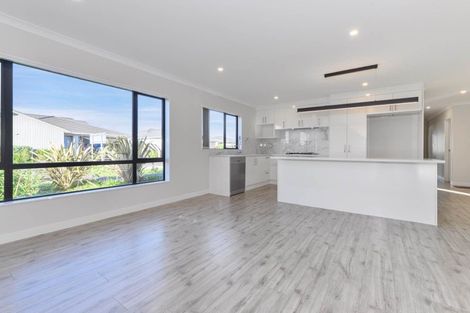 Photo of property in 40 Koroheke Road, Takanini, 2110