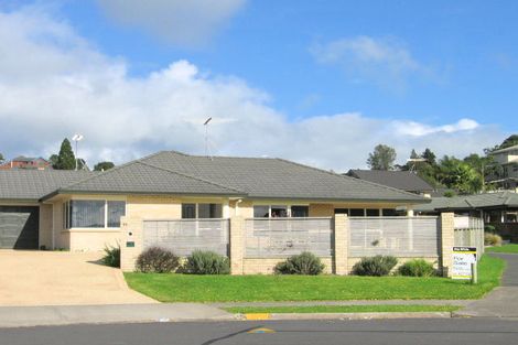 Photo of property in 62 Esther Place, Red Beach, 0932