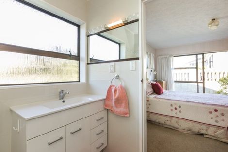 Photo of property in 2 Padfield Place, Havelock North, 4130