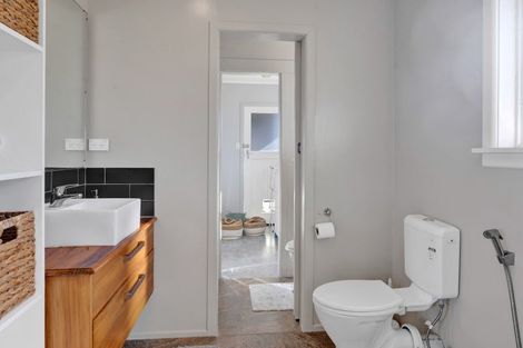 Photo of property in 15 Mount View Place, Spotswood, New Plymouth, 4310