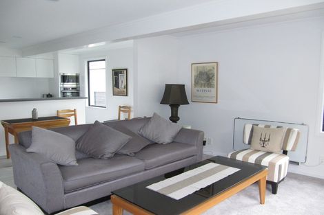 Photo of property in 22 King Edward Parade, Devonport, Auckland, 0624