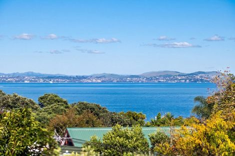 Photo of property in 2/953 Beach Road, Torbay, Auckland, 0630