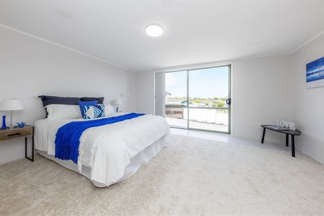 Photo of property in 1/11 Chamade Place, Clover Park, Auckland, 2019