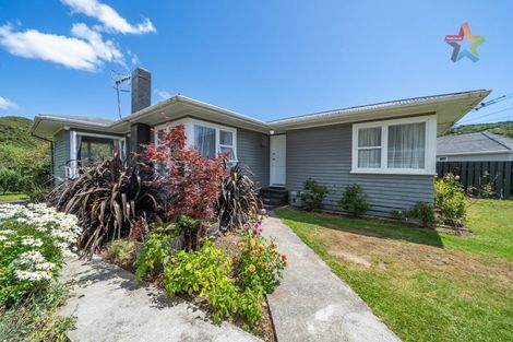 Photo of property in 5 Willow Grove, Wainuiomata, Lower Hutt, 5014