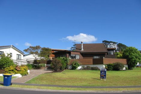 Photo of property in 28 Bronzewing Terrace, Unsworth Heights, Auckland, 0632