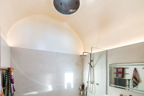 Photo of property in 77 Palliser Road, Roseneath, Wellington, 6011