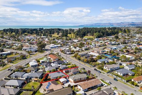 Photo of property in 2/178 Bowhill Road, New Brighton, Christchurch, 8083