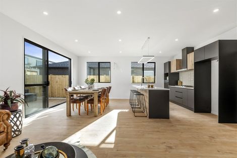 Photo of property in 3 Ropere Street, Kumeu, 0810