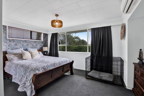 Photo of property in 540 Finnerty Road, Cardiff, Stratford, 4391