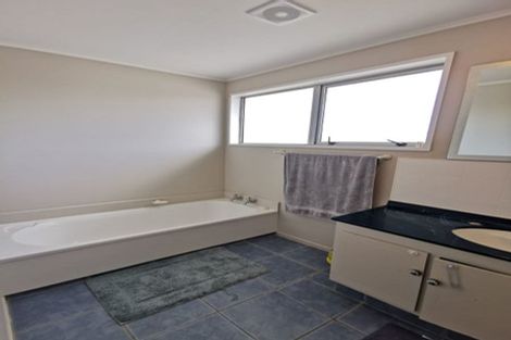 Photo of property in 19 Te Maru Place, Redwood, Christchurch, 8051