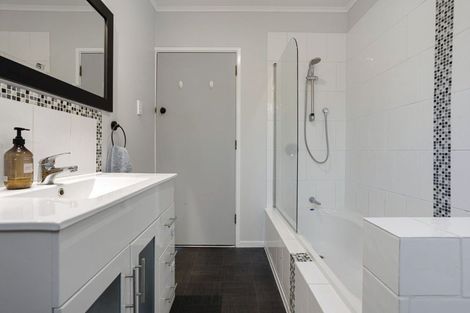 Photo of property in 80 Fairfield Road, Fairfield, Hamilton, 3214