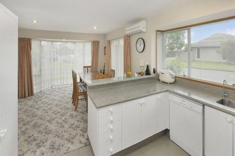 Photo of property in 23 Althorp Place, Avonhead, Christchurch, 8042