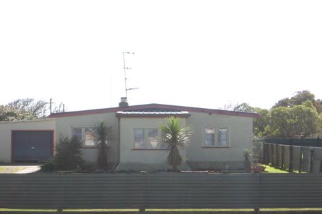 Photo of property in 37 Seabury Avenue, Foxton Beach, Foxton, 4815