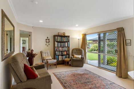 Photo of property in 9 Knightsbridge Place, Taradale, Napier, 4112