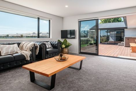 Photo of property in 139 Potae Avenue, Riverdale, Gisborne, 4010