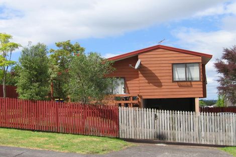 Photo of property in 3 Madigan Place, Glendene, Auckland, 0602