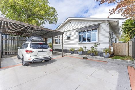 Photo of property in 5 Huatoki Street, Vogeltown, New Plymouth, 4310