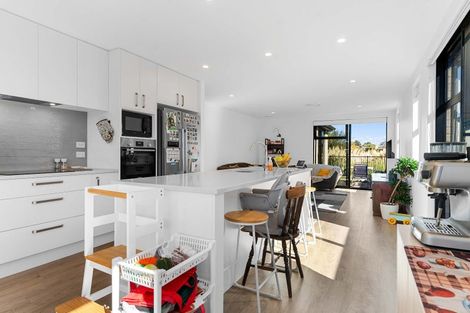 Photo of property in 11 Hinaki Street, Poike, Tauranga, 3112