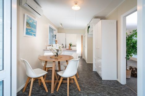 Photo of property in 100 Tilley Road, Paekakariki, 5034