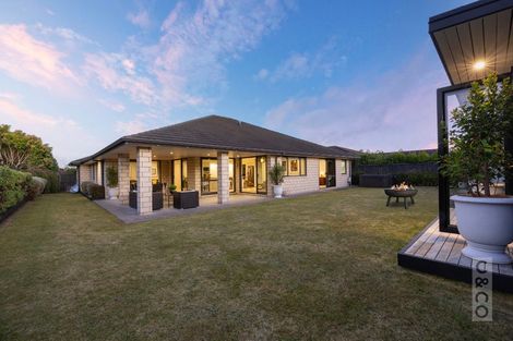 Photo of property in 10 Pohutukawa Parade, Riverhead, 0820