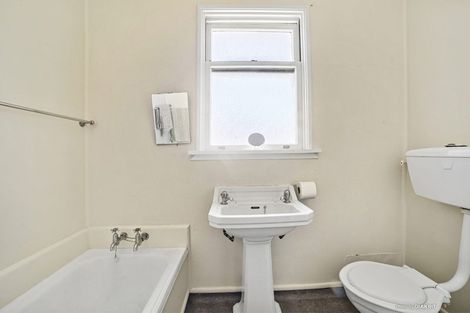 Photo of property in 31 Sydenham Street, Northland, Wellington, 6012