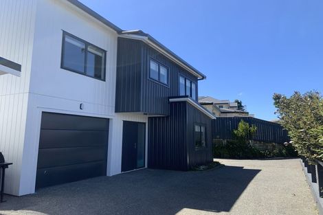 Photo of property in 25 Derry Hill, Churton Park, Wellington, 6037