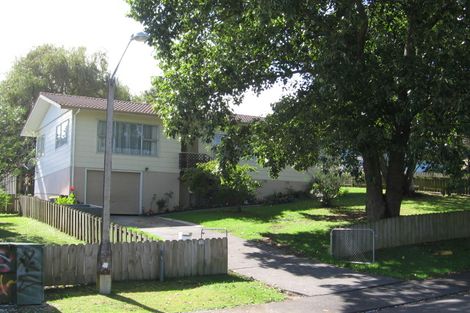 Photo of property in 13 Hanui Place, Massey, Auckland, 0614