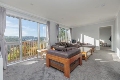 Photo of property in 32 Melksham Drive, Churton Park, Wellington, 6037