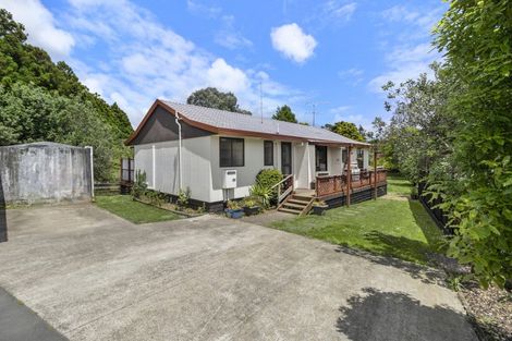 Photo of property in 32 Cemetery Road, Waiuku, 2123