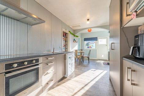 Photo of property in 14 Cambridge Street, Kensington, Timaru, 7910