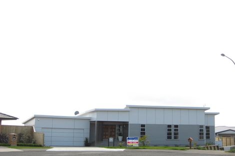 Photo of property in 19 Horizon Heights, Whalers Gate, New Plymouth, 4310