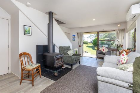 Photo of property in 115 Wilson Road, South Head, Helensville, 0874