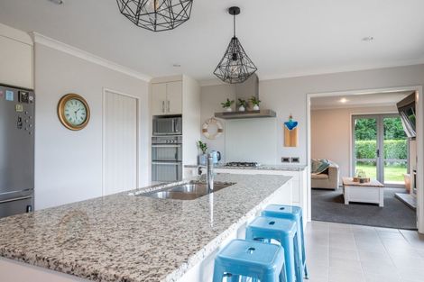 Photo of property in 90 Dalmore Way, Acacia Bay, Taupo, 3385