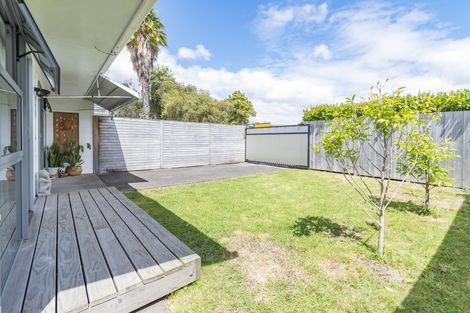Photo of property in 1/10 Ron Keat Drive, Papakura, 2110