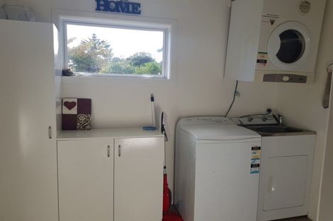 Photo of property in 23 Awanui Street, Merrilands, New Plymouth, 4312