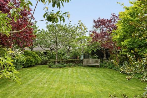 Photo of property in 1a Gillean Street, Havelock North, 4130