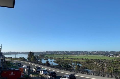 Photo of property in 152 Arran Point Parade, Orewa, 0931