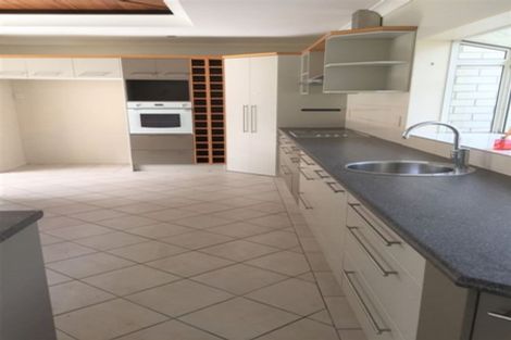 Photo of property in 154 Boord Crescent, Kumeu, 0891