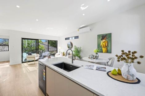 Photo of property in 40a Powrie Street, Glenfield, Auckland, 0629
