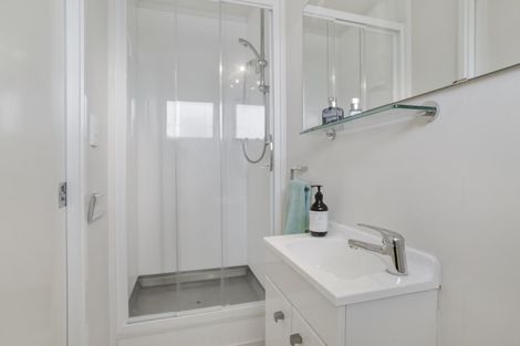 Photo of property in 2/10 Pinewood Grove, Botany Downs, Auckland, 2010