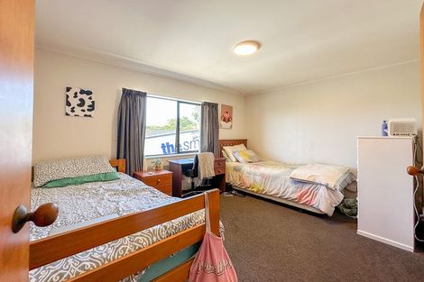 Photo of property in 1/1 Nigel Road, Browns Bay, Auckland, 0630