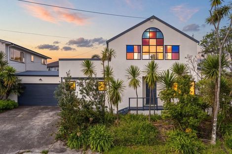 Photo of property in 2/953 Beach Road, Torbay, Auckland, 0630