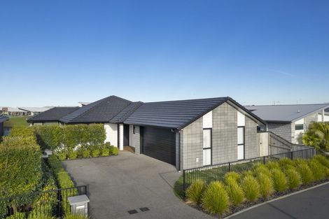 Photo of property in 27 Saddlers Way, Papamoa, 3118