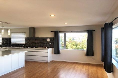 Photo of property in 65 Kirikiri Drive, Papakura, 2110