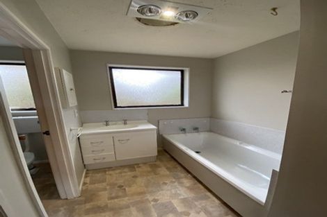 Photo of property in 39 Dunbarton Street, Redwood, Christchurch, 8051