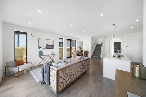 Photo of property in 13 Korowhiti Road, Clarks Beach, 2122