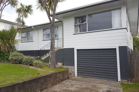 Photo of property in 15 Hewlett Road, Massey, Auckland, 0614