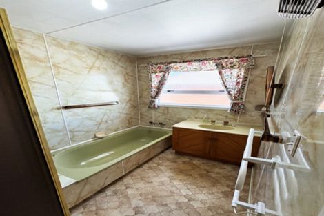 Photo of property in 16 Geelong Place, Burnside, Christchurch, 8053