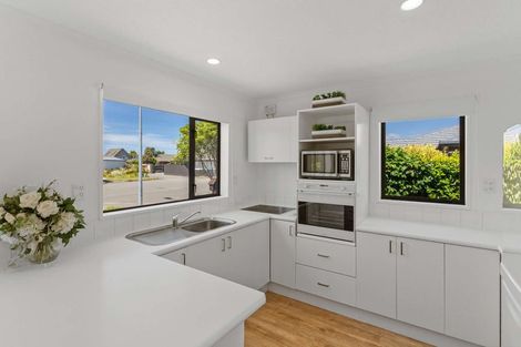 Photo of property in 1/38 Beauford Place, Parklands, Christchurch, 8083