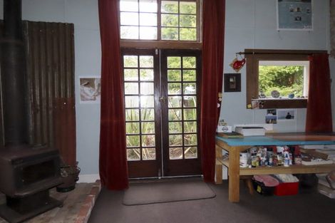 Photo of property in 25 Andersen Street, Blacks Point, Reefton, 7830